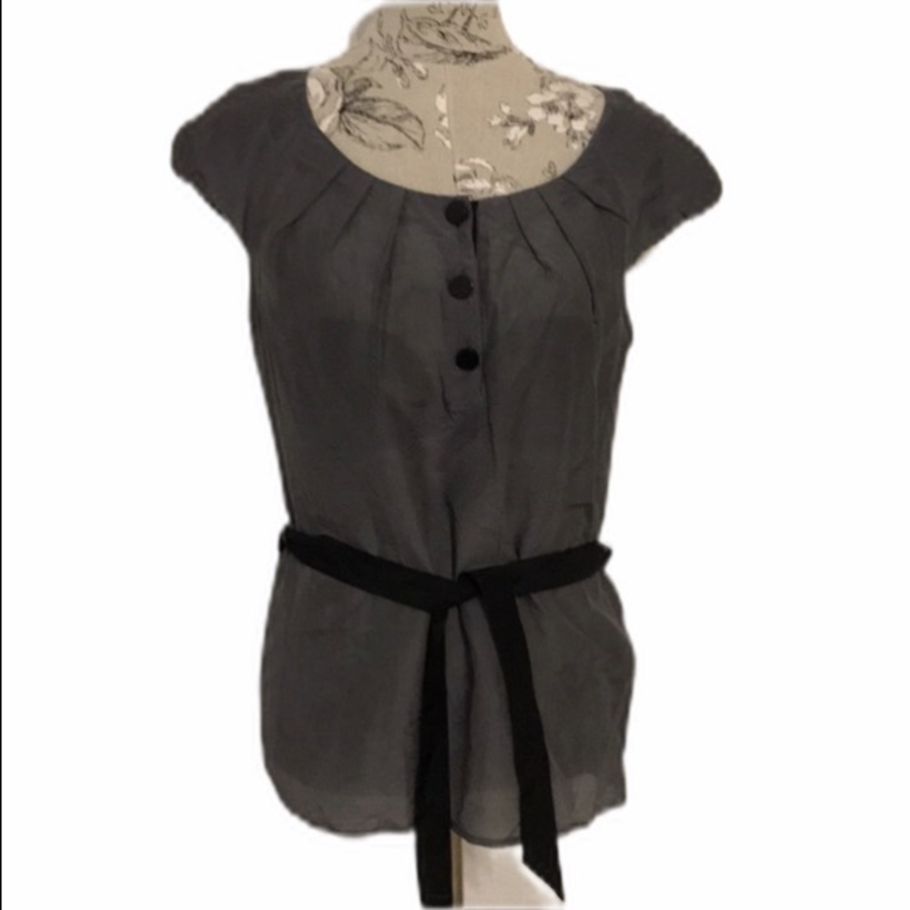 𝅺🆕 H& M Gray Top 8